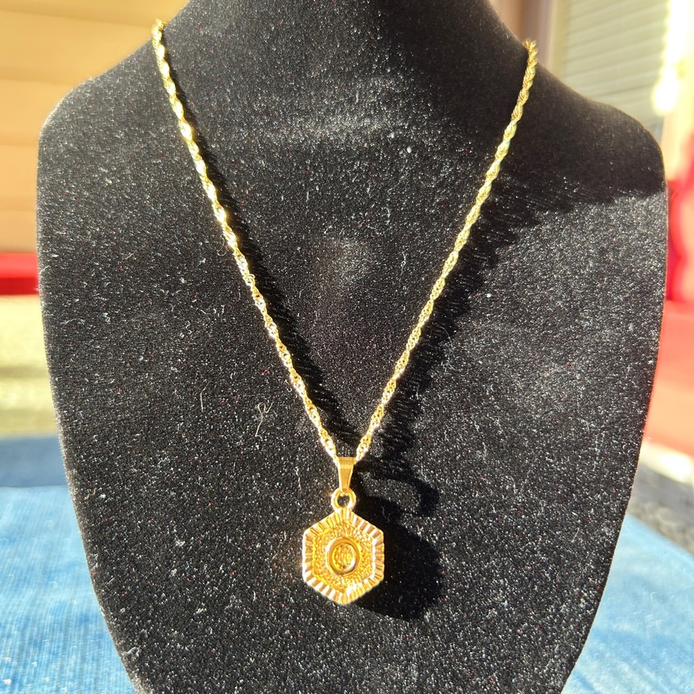16” Oak & Ivy Gold O Pendant Necklace - Women's Jewelry